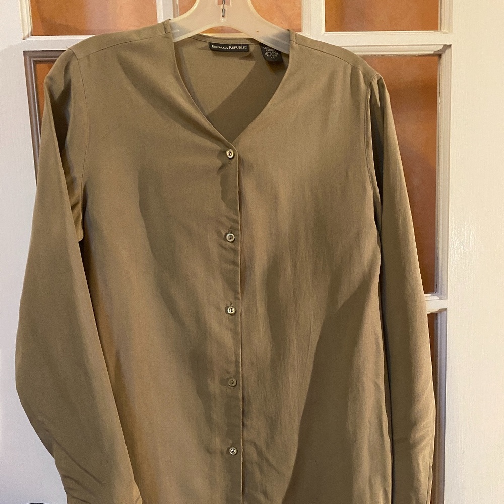 Tan Sik Blouse from Banana Republic sz XS